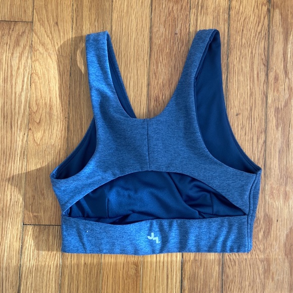 Workout Top - Picture 2 of 3